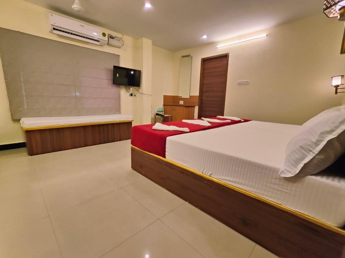 Hotel Comfort Канчипурам Екстериор снимка