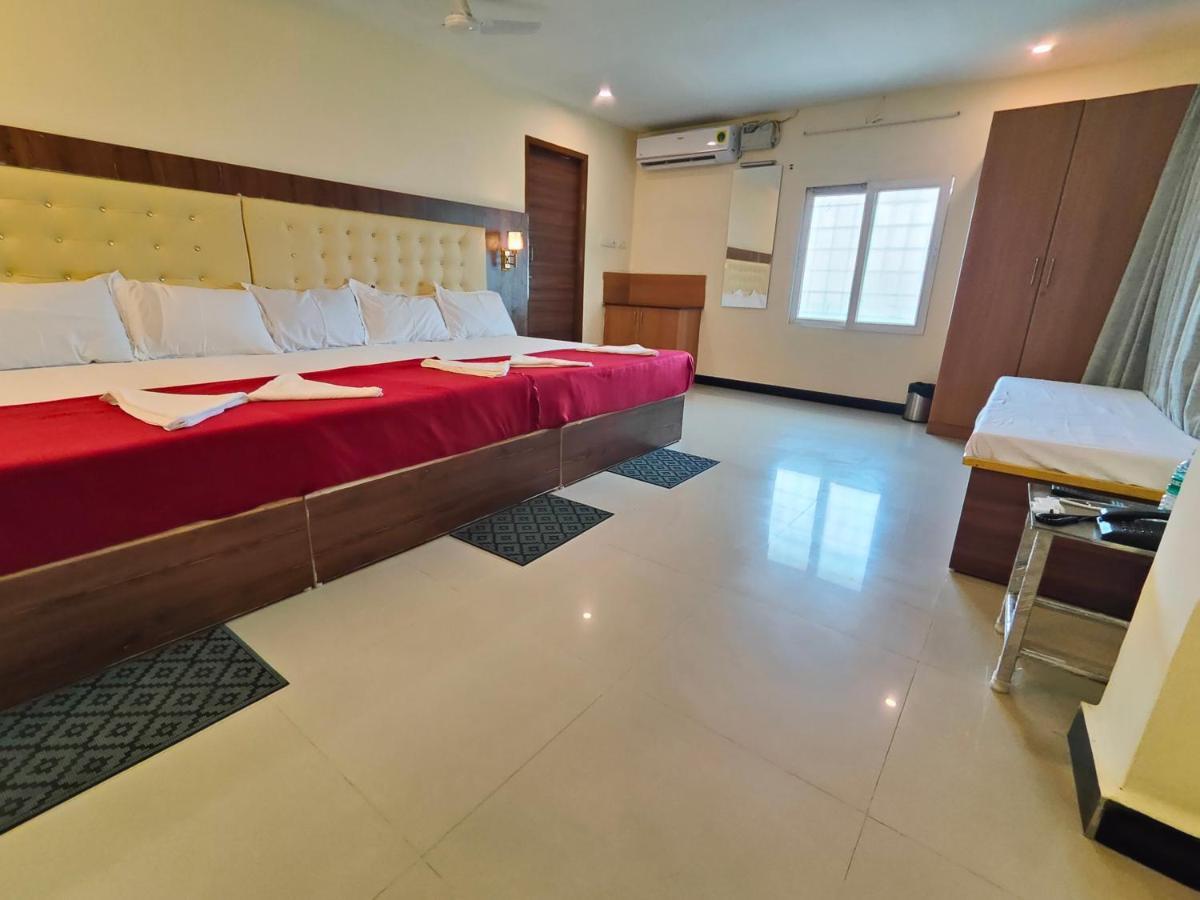 Hotel Comfort Канчипурам Екстериор снимка