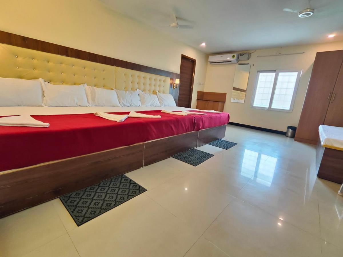 Hotel Comfort Канчипурам Екстериор снимка